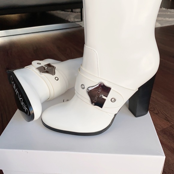 Luxury and gorgeous bootie - Picture 7 of 11